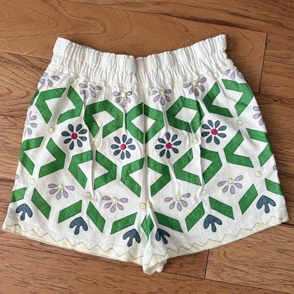 NWT Anthropologie Green and Cream Patterned High Waist Shorts - Picture 4 of 8